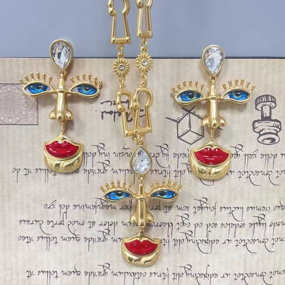 Surreal Blue Eye & Red Lips Necklace and Earrings Set